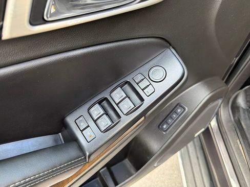 Used 2018 GMC Yukon Denali w/ Open Road Package AWD/4WD image 19