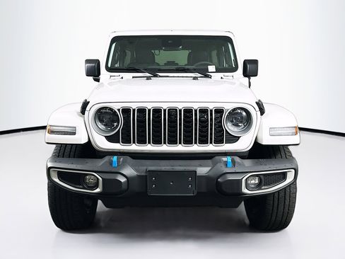 Used 2024 Jeep Wrangler Unlimited Sahara w/ Technology Group AWD/4WD image 2