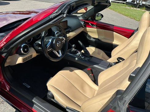 Used 2019 MAZDA MX-5 Miata RF Grand Touring w/ GT-S Package image 15