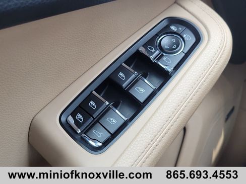 Used 2021 Porsche Macan S AWD/4WD image 22
