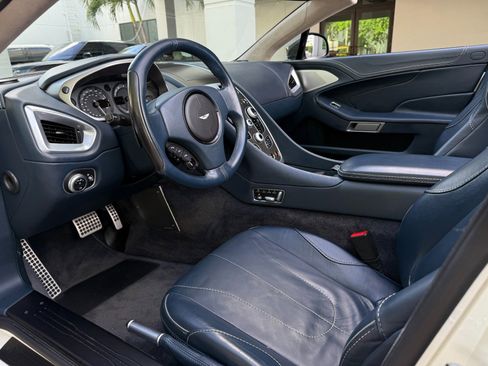 Used 2014 Aston Martin Vanquish Volante image 23