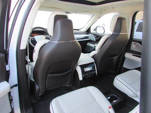 Used 2020 Lincoln Aviator Black Label Grand Touring w/ Class IV Trailer Tow Package image 36