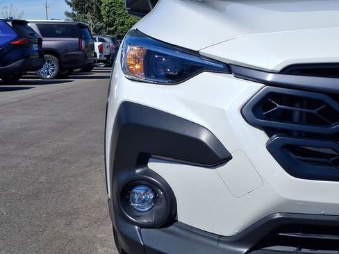 Used 2025 Subaru Crosstrek 2.0i Premium image 9