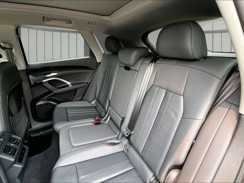 Used 2025 Audi Q5 Premium w/ Convenience Package AWD/4WD image 22