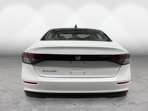 New 2025 Honda Accord SE image 4