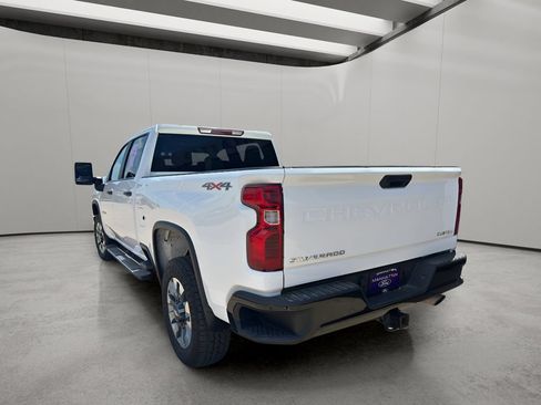 Used 2023 Chevrolet Silverado 2500 Custom AWD/4WD image 3