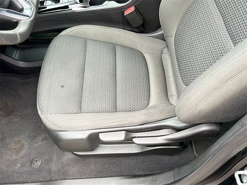 Used 2023 Chevrolet Bolt EUV LT image 21