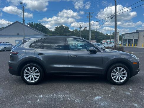 Used 2021 Porsche Cayenne AWD/4WD image 4