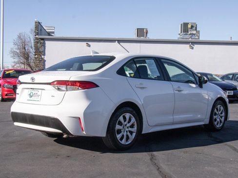 Used 2022 Toyota Corolla LE image 7