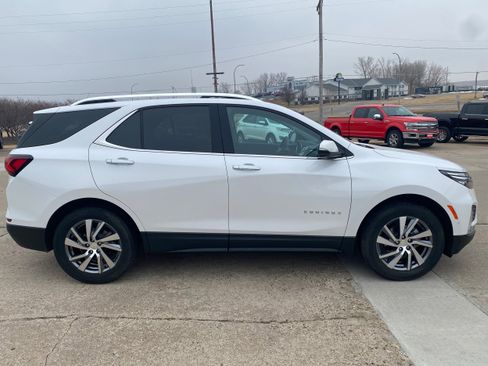 Used 2022 Chevrolet Equinox Premier image 6