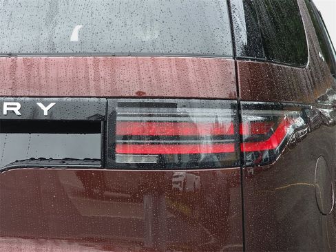 New 2026 Land Rover Discovery Limited Edition image 36