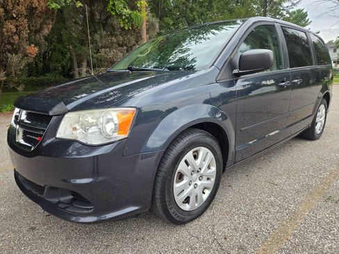 Used 2013 Dodge Grand Caravan SE FWD image 2