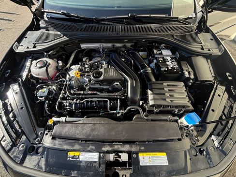 Used 2025 Volkswagen Jetta SE image 32