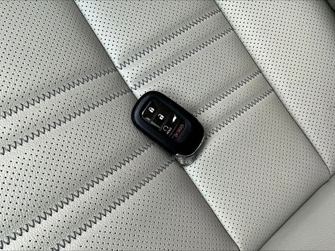 Used 2024 Honda HR-V EX-L image 33