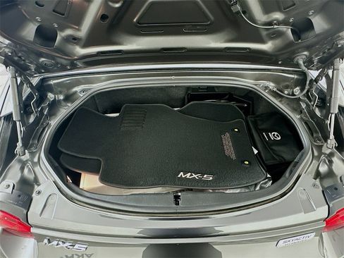 Used 2017 MAZDA MX-5 Miata RF Grand Touring image 26