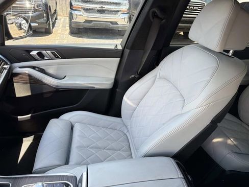 Used 2023 BMW X7 xDrive40i w/ M Sport Package AWD/4WD image 21