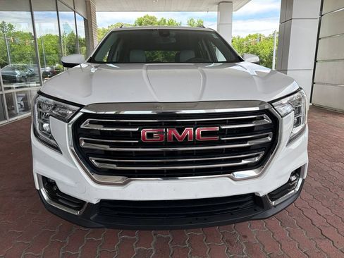 Used 2024 GMC Terrain SLT FWD image 4
