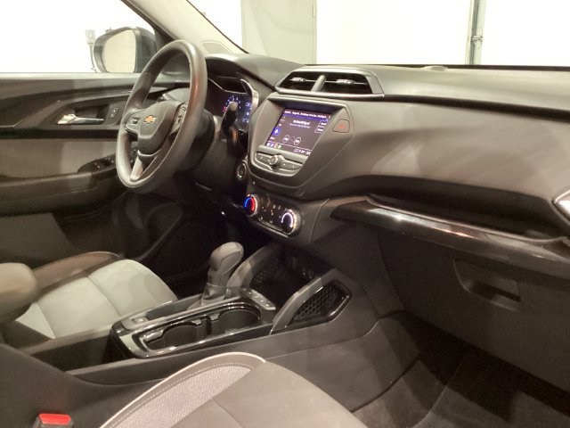 Used 2022 Chevrolet TrailBlazer LT FWD image 16