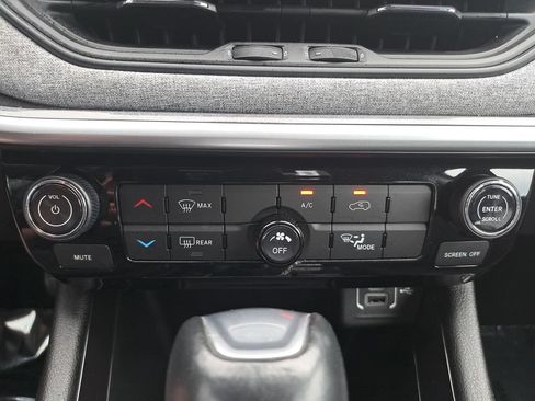Certified 2022 Jeep Compass Latitude AWD/4WD image 21