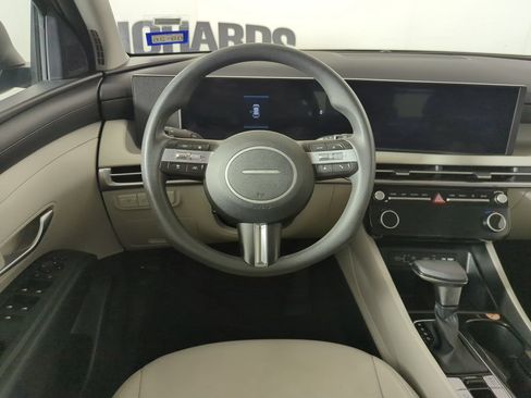 Used 2025 Hyundai Tucson SEL FWD image 11