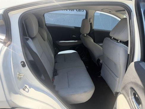 Used 2020 Honda HR-V LX image 12
