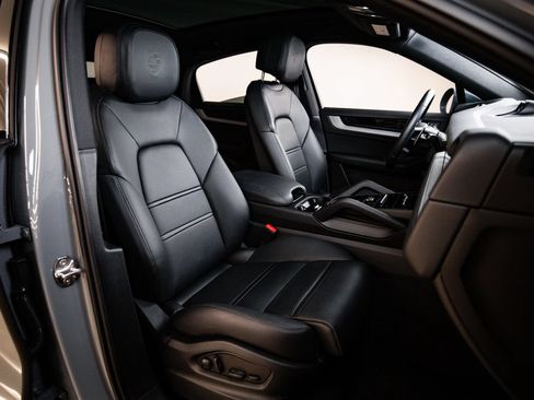 Certified 2026 Porsche Cayenne Coupe AWD/4WD image 29