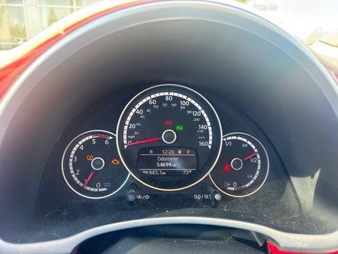 Used 2014 Volkswagen Beetle TDI FWD image 2