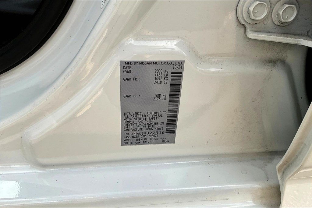 Used 2025 Nissan Altima 2.5 SV AWD/4WD image 21