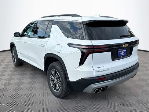 Used 2024 Chevrolet Traverse LT image 7