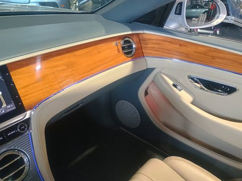 Used 2020 Bentley Continental GT image 22