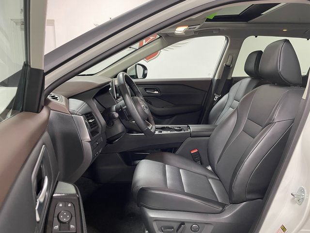 Used 2023 Nissan Rogue SV w/ SV Premium B Package AWD/4WD image 11