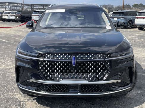 Certified 2024 Lincoln Nautilus Reserve w/ Equipment Group 202A image 8