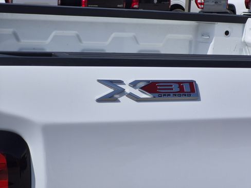 Used 2021 GMC Sierra 1500 SLT AWD/4WD image 8