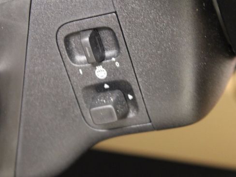 Used 2025 Mercedes-Benz GLS 450 4MATIC image 25