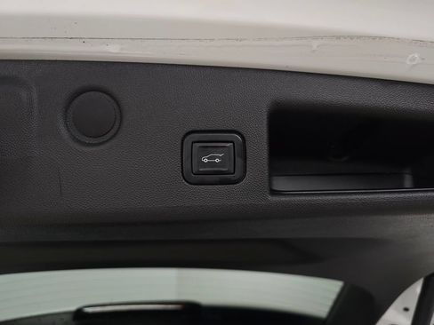 Used 2022 Chevrolet Equinox Premier AWD/4WD image 8