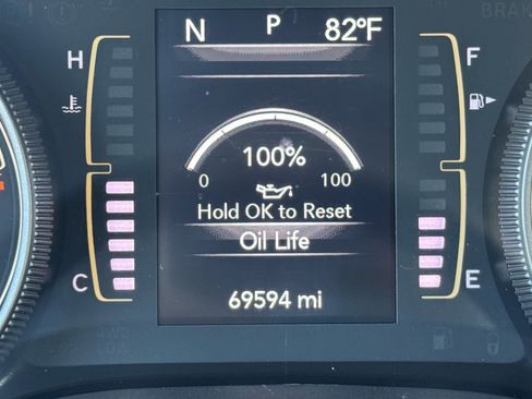 Used 2019 Jeep Cherokee Latitude w/ Popular Appearance Group FWD image 16