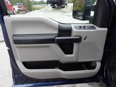 Used 2019 Ford F250 XL w/ Power Equipment Group image 14