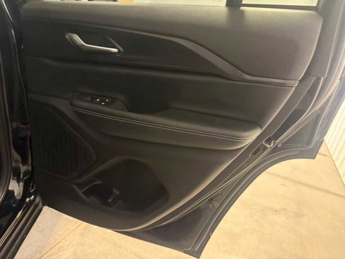 Certified 2023 Jeep Grand Cherokee Altitude image 27