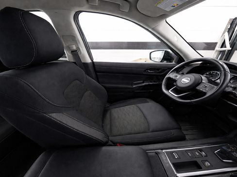 Used 2022 Nissan Pathfinder SV AWD/4WD image 9