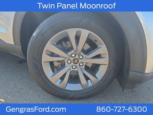 Certified 2022 Ford Explorer XLT w/ Equipment Group 202A AWD/4WD image 12