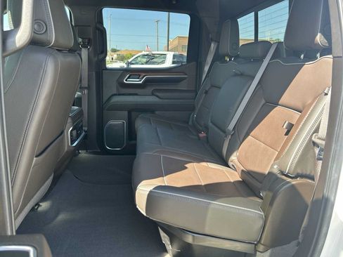 Used 2023 GMC Sierra 1500 Denali w/ Technology Package AWD/4WD image 25