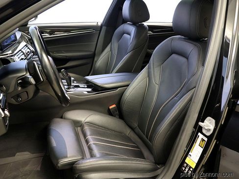 Used 2018 BMW 540i xDrive image 10