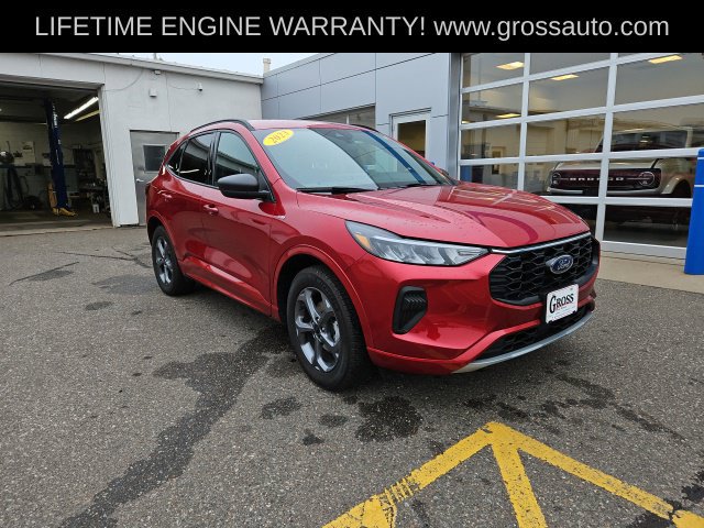 Used 2023 Ford Escape ST-Line w/ Tech Pack #1 AWD/4WD image 2
