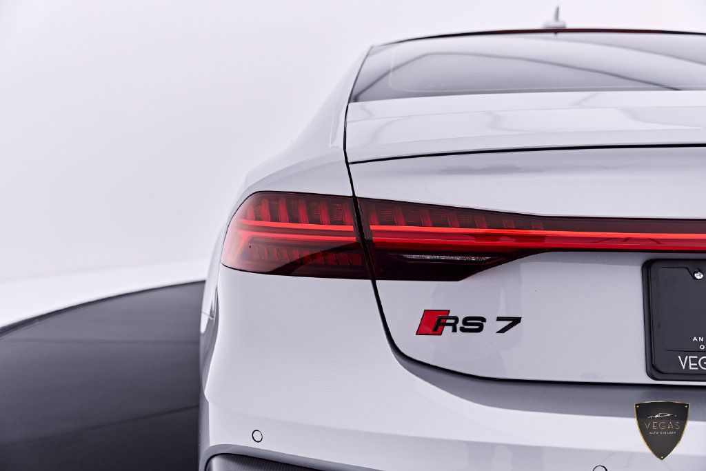 Used 2025 Audi RS 7 Performance AWD/4WD image 30