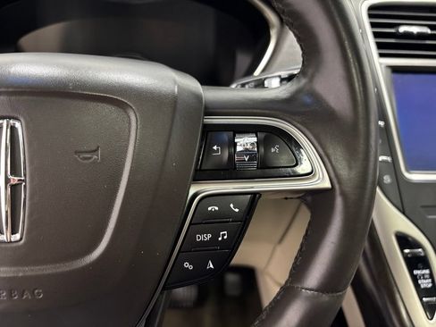 Used 2019 Lincoln Nautilus Select AWD/4WD image 24