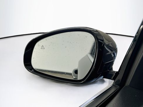 Used 2025 Genesis G70 2.5T AWD/4WD image 16