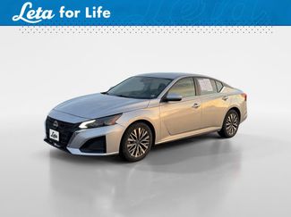 Used 2023 Nissan Altima 2.5 SV video 1