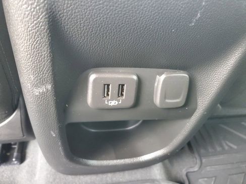 Used 2022 Chevrolet Colorado LT image 10