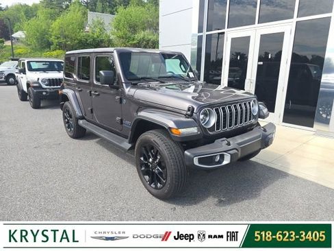 Certified 2025 Jeep Wrangler Unlimited Sahara AWD/4WD image 1