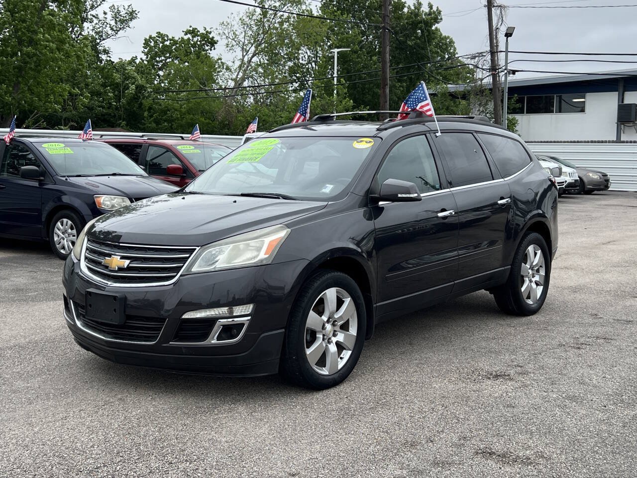 Used 2013 Chevrolet Traverse LT AWD/4WD image 2